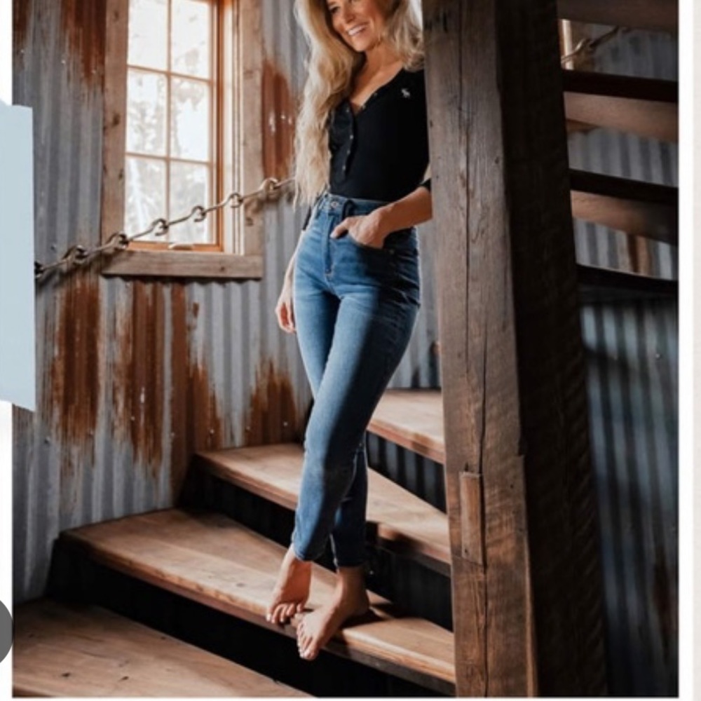 Abercrombie & Fitch Olivia Curve Love Skinny Jean size 4